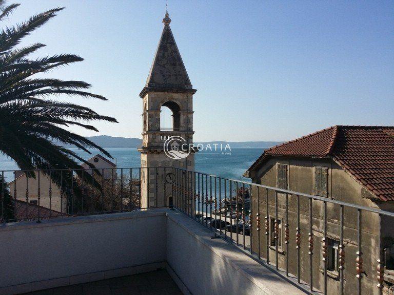 Stone house in Kastela