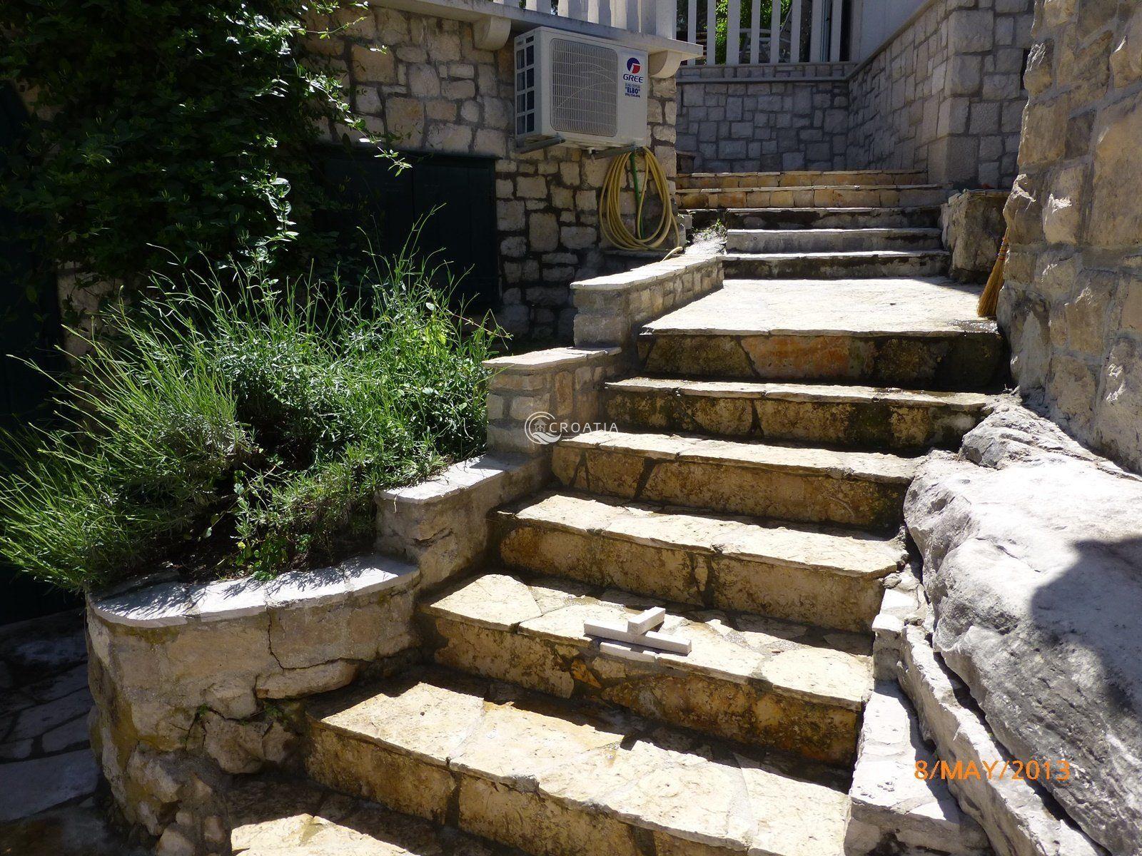 Stone house for sale on the island of Brač