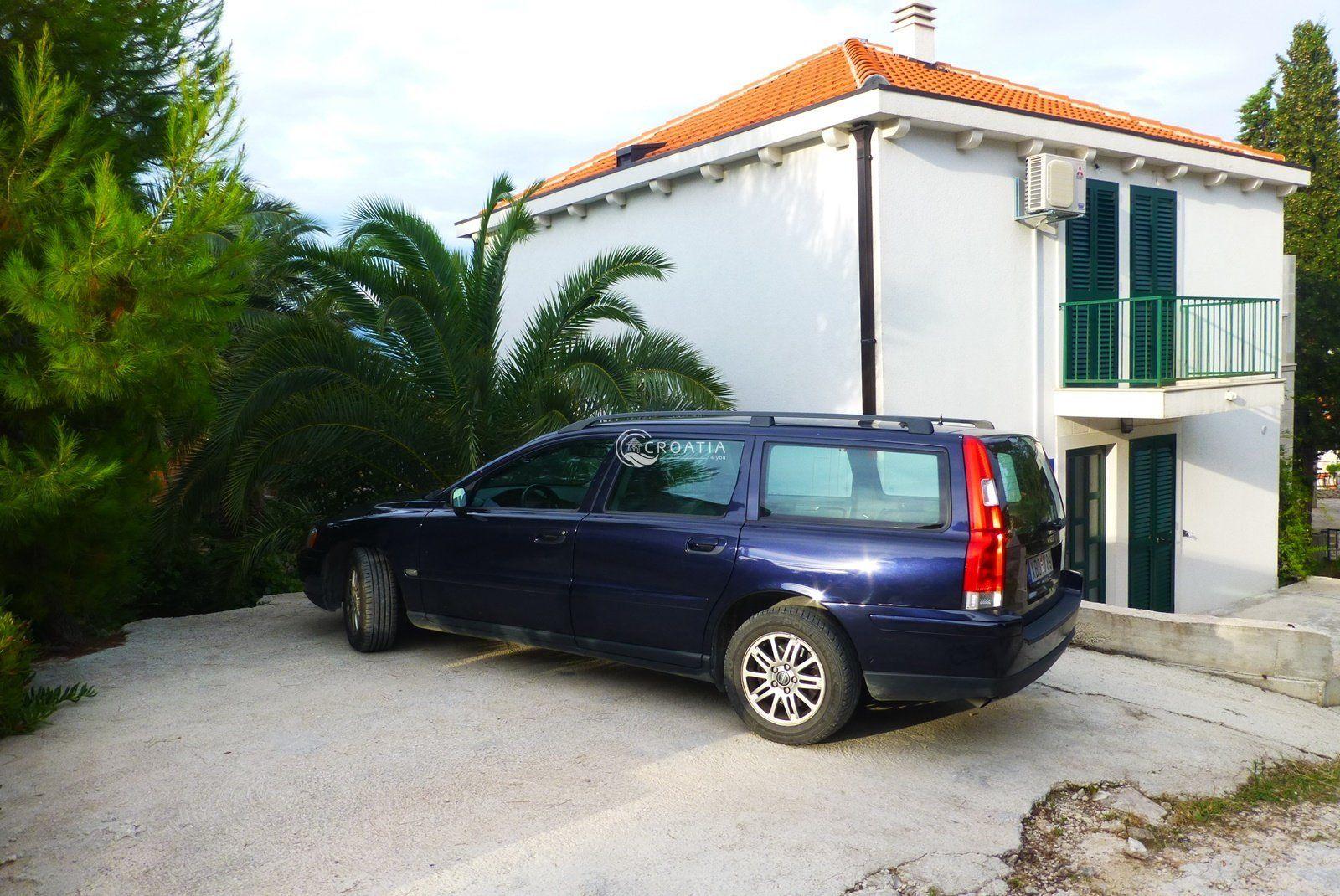 Stone house for sale on the island of Brač