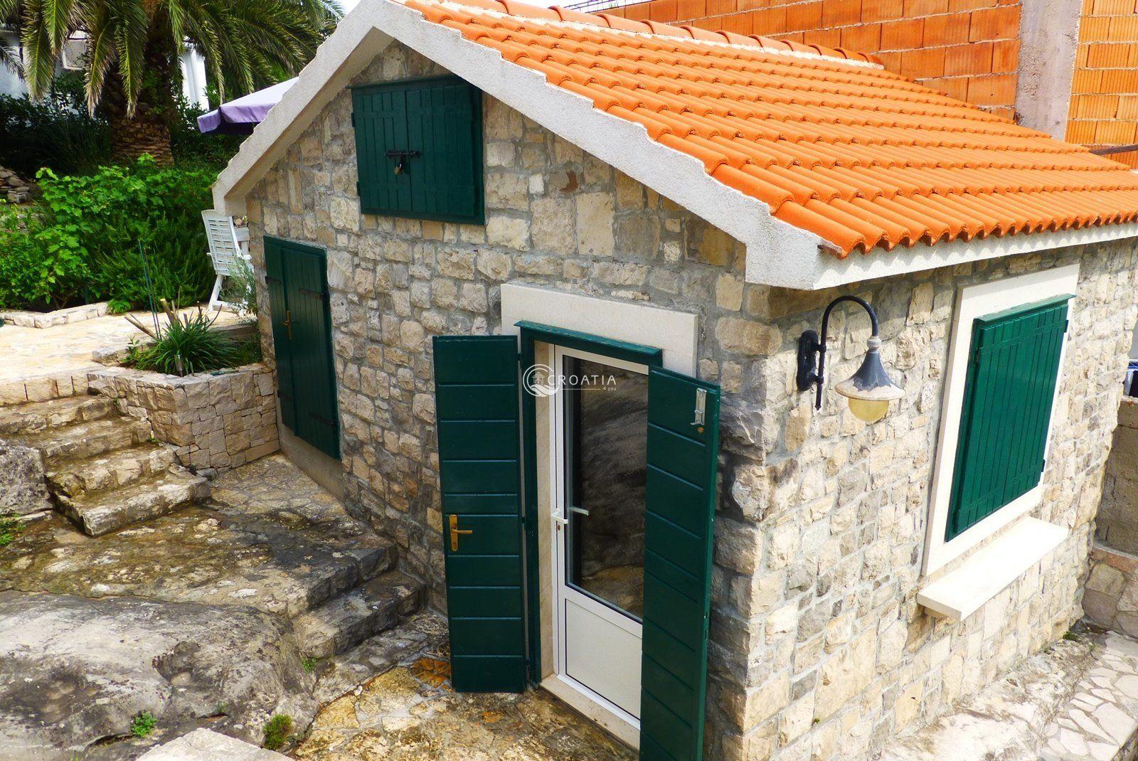 Stone house for sale on the island of Brač