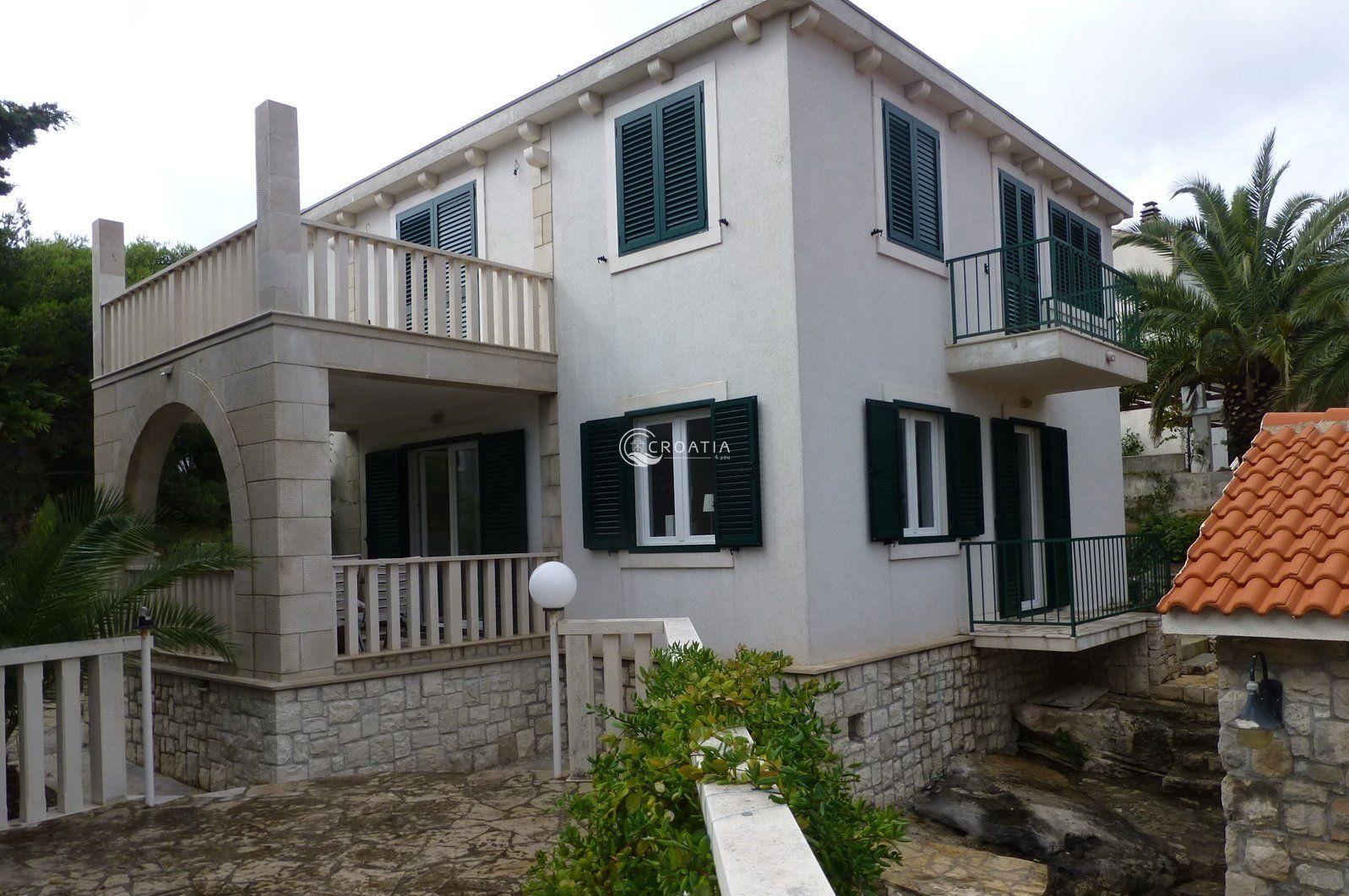 Stone house for sale on the island of Brač