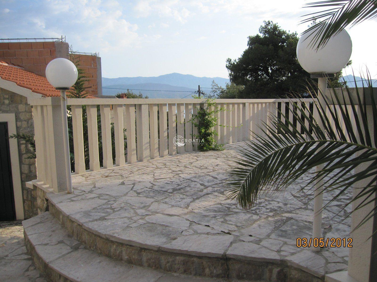 Stone house for sale on the island of Brač