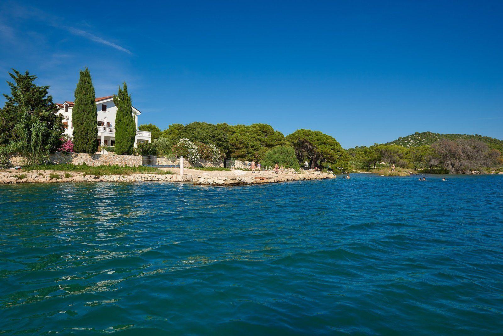 Stunning Villa on the beach in Pirovac