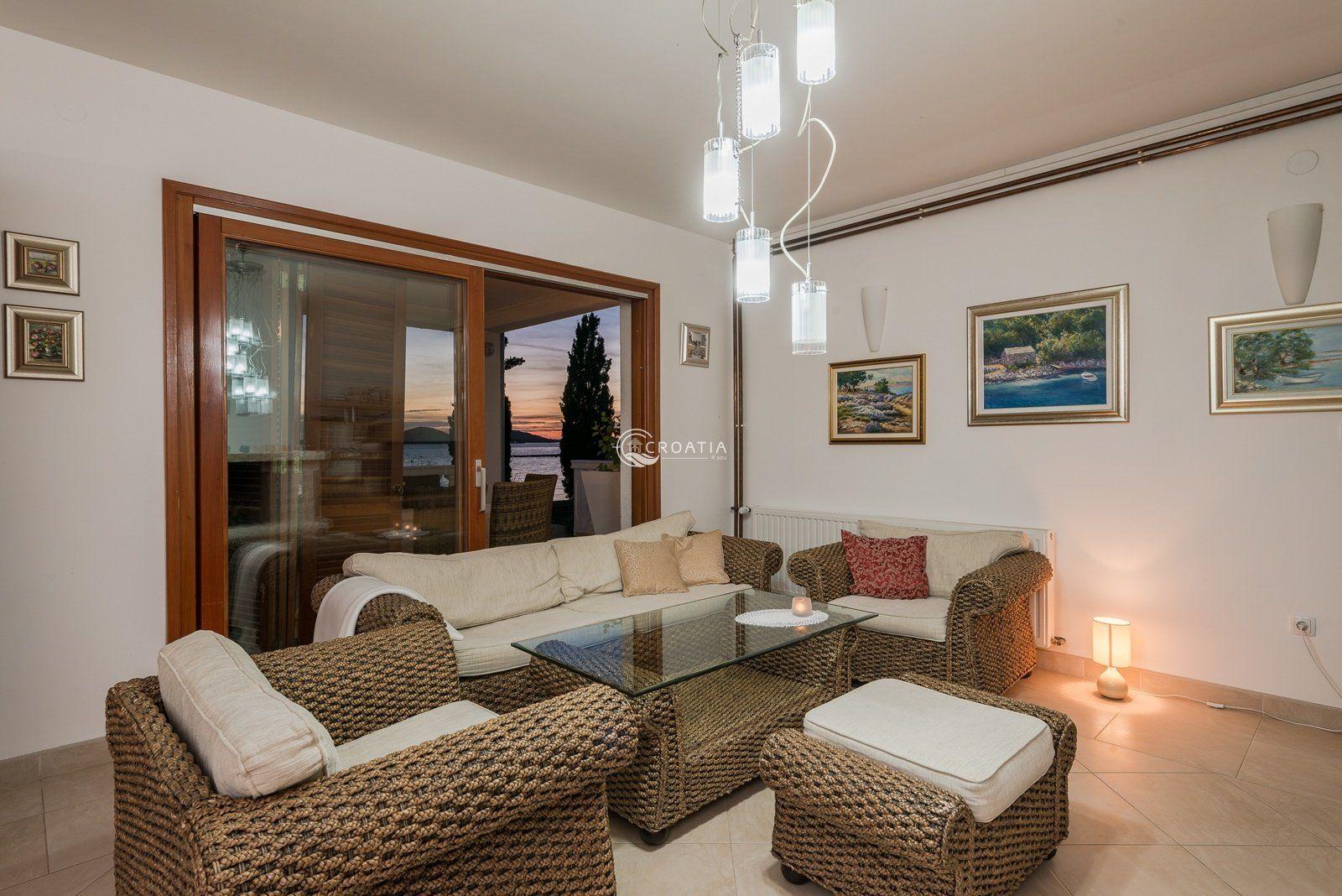 Stunning Villa on the beach in Pirovac