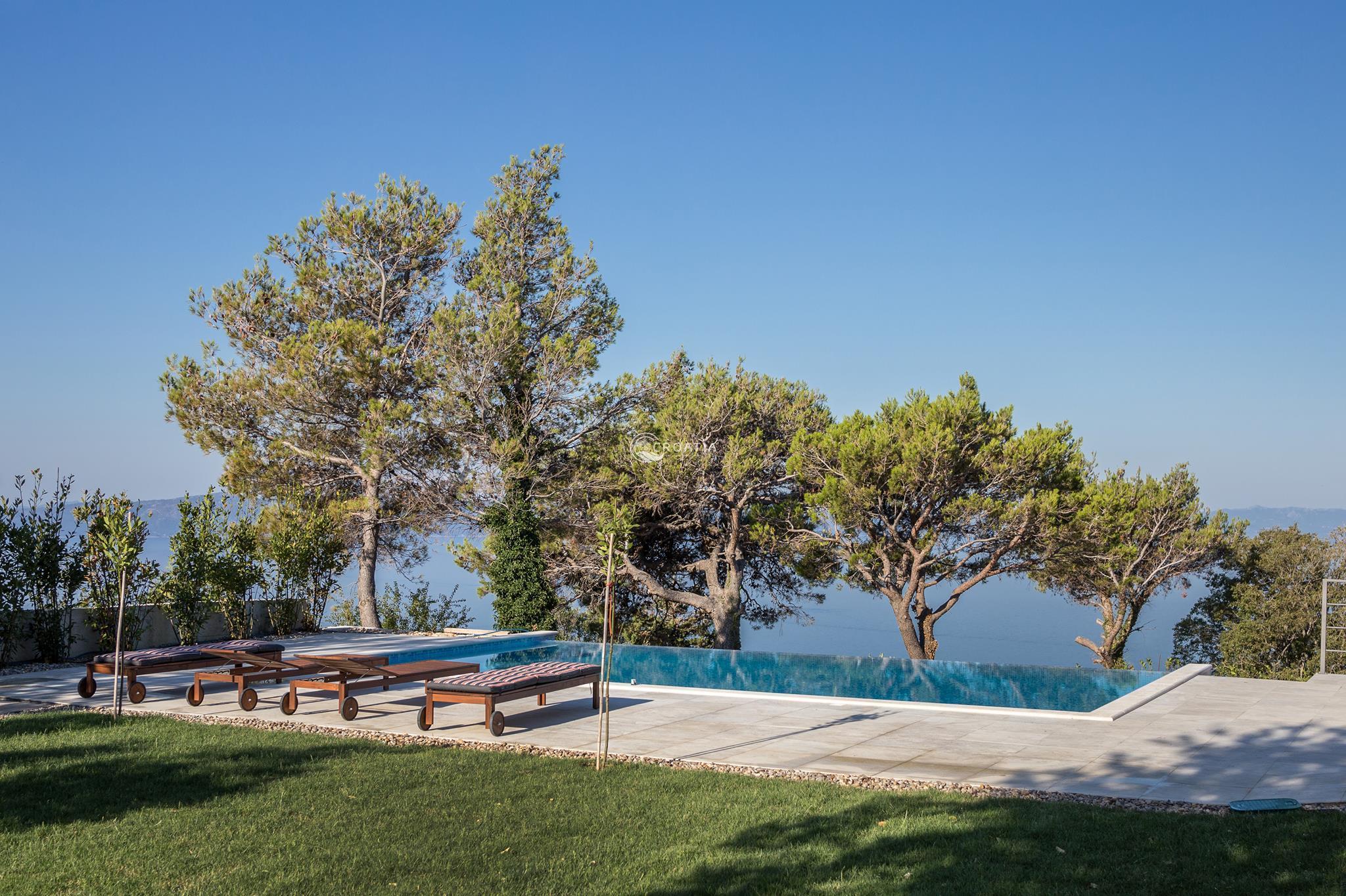 Newly built deluxe villa in Tučepi near Makarska