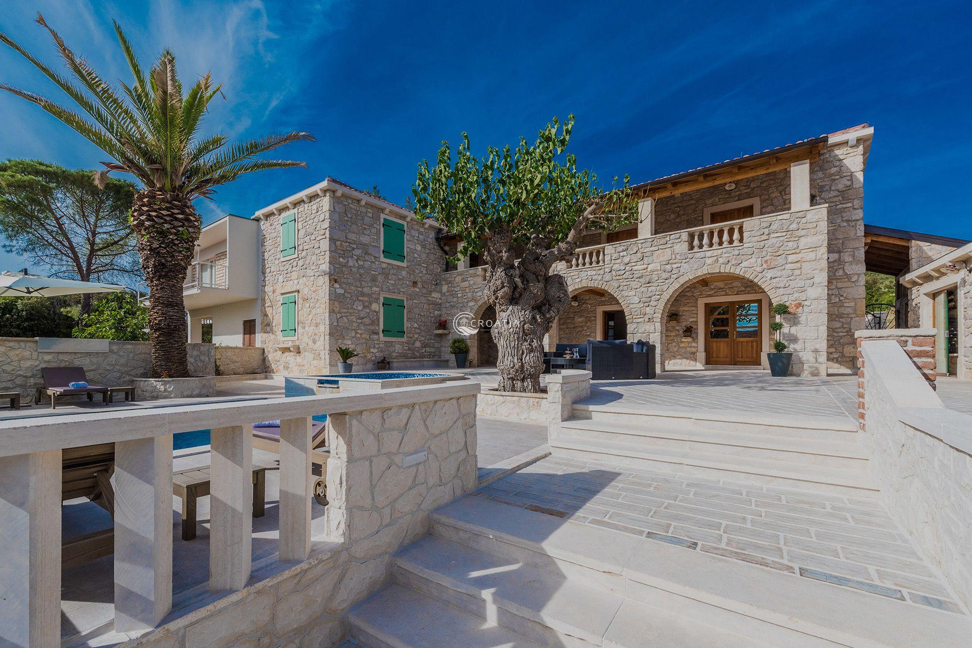 Beautiful stone Villa in Sukošan near Zadar