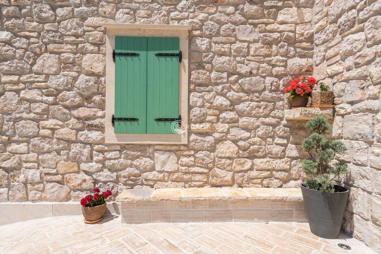 Beautiful stone Villa in Sukošan near Zadar