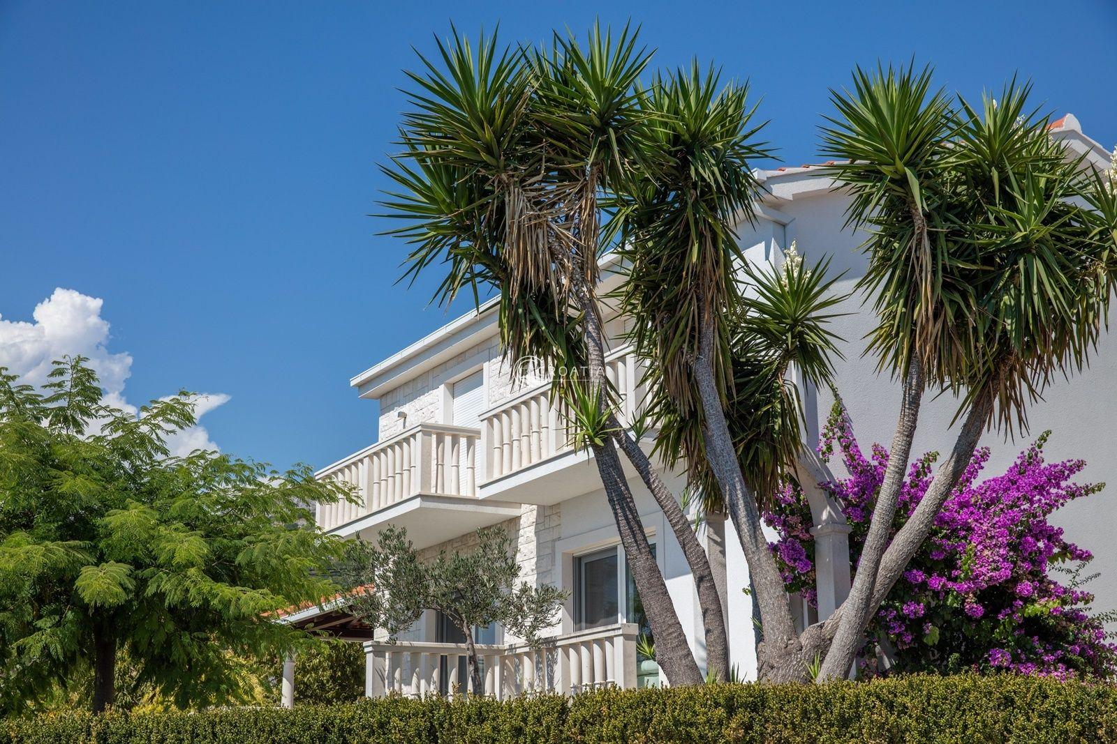 White Villa in Podstrana