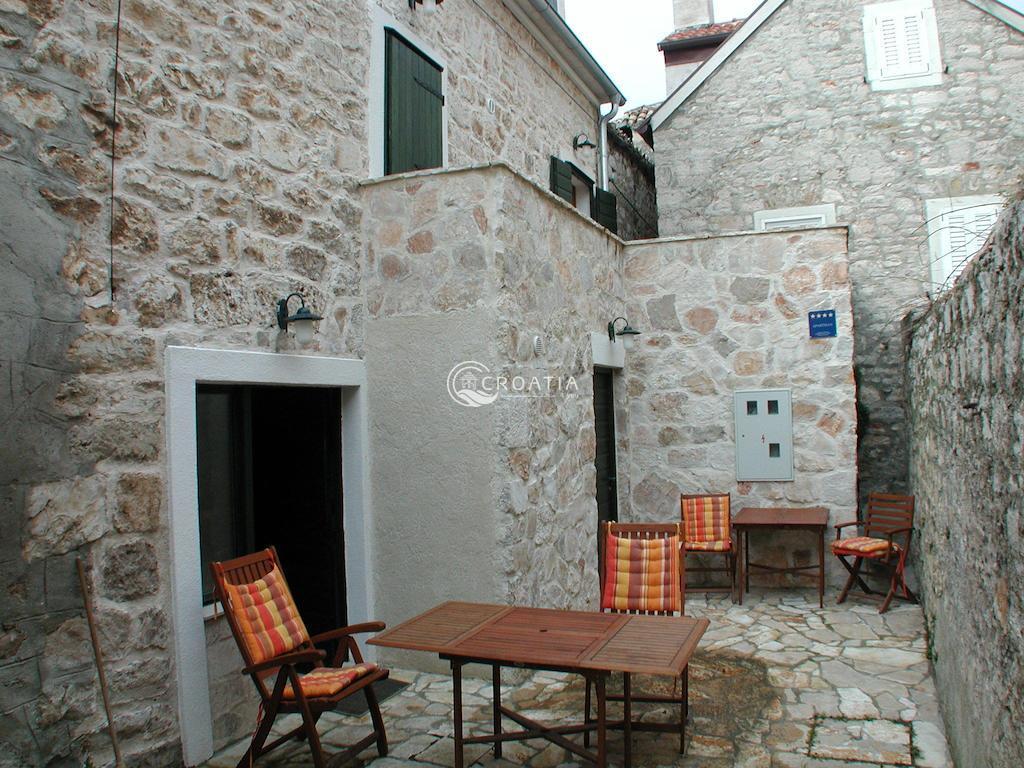 Lovely traditional stone house near Šibenik