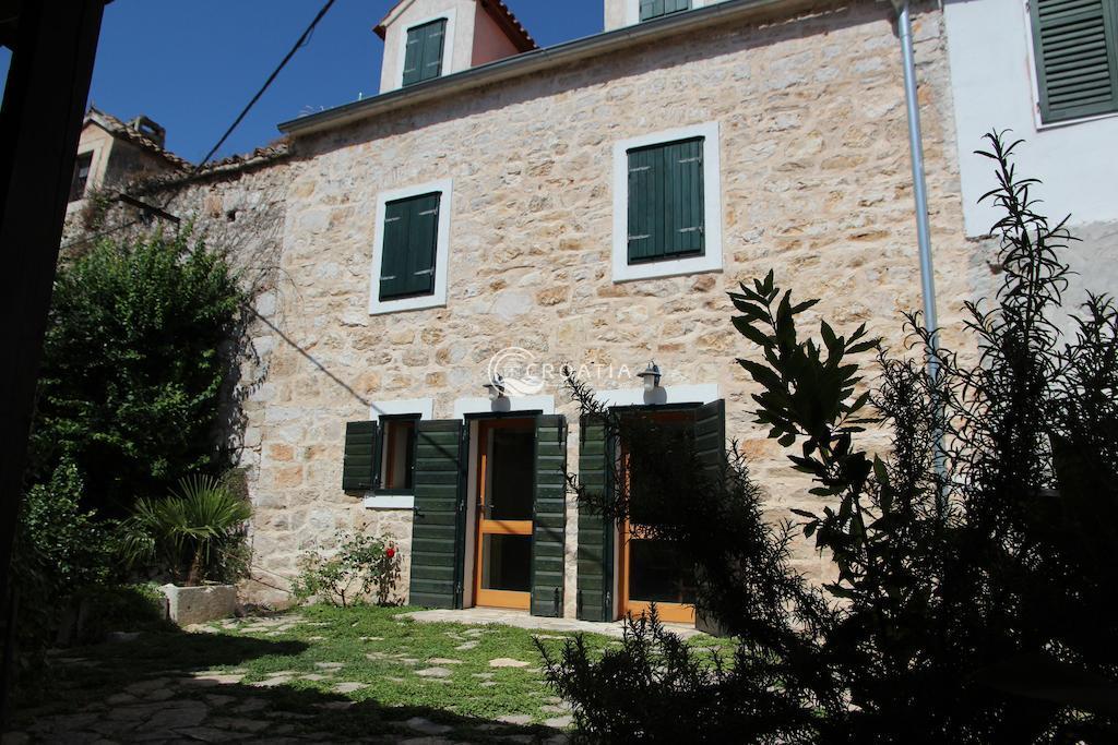 Lovely traditional stone house near Šibenik