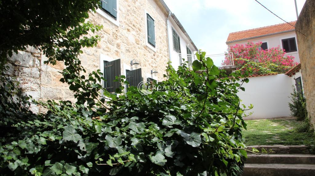 Lovely traditional stone house near Šibenik