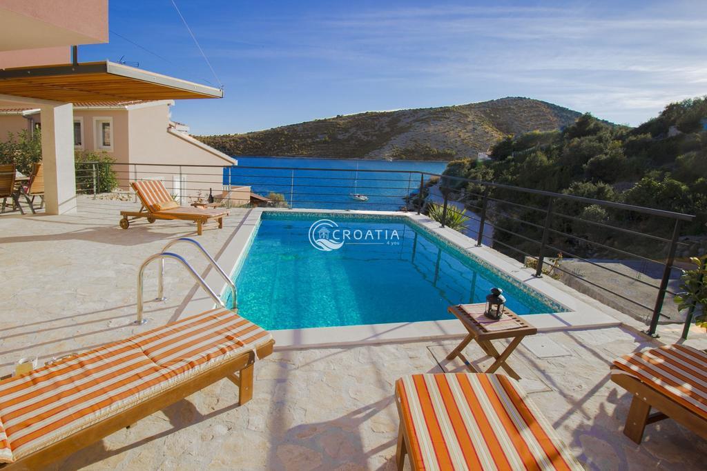 Villa 50m from the sea in Vinisce