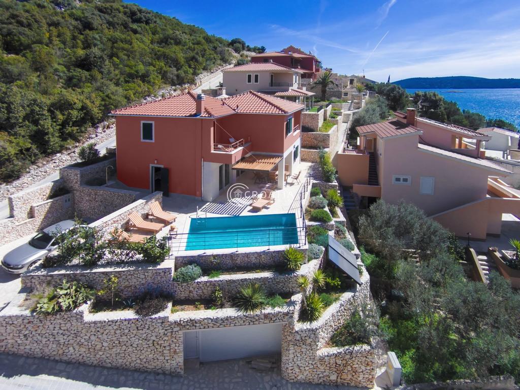 Villa 50m from the sea in Vinisce