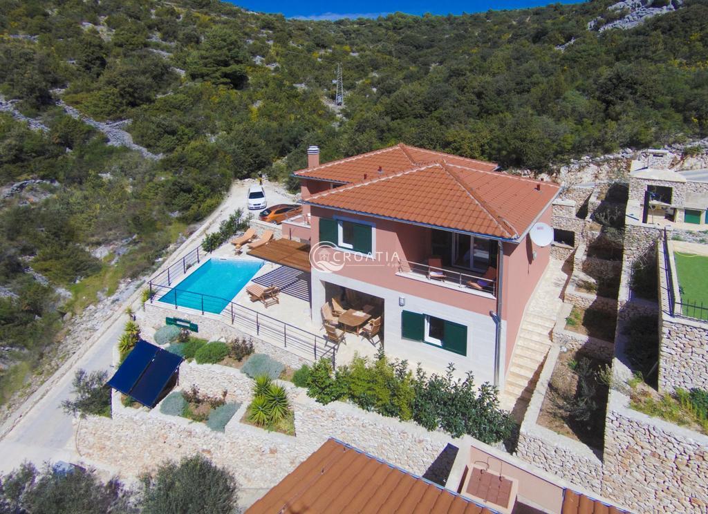 Villa 50m from the sea in Vinisce