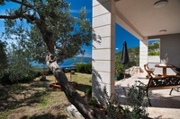 House with building land for sale in Makarska