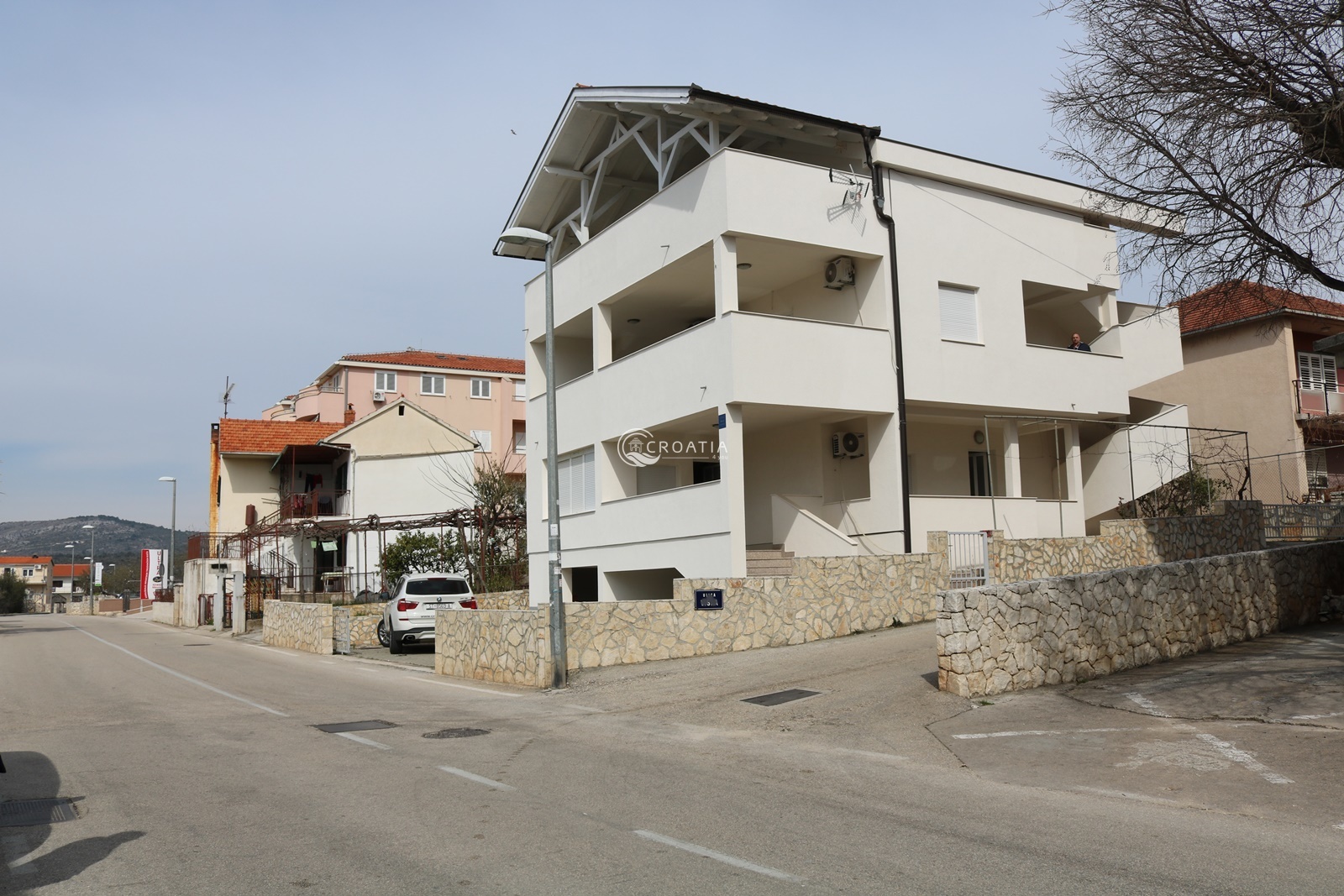 House with apartments in Rogoznica