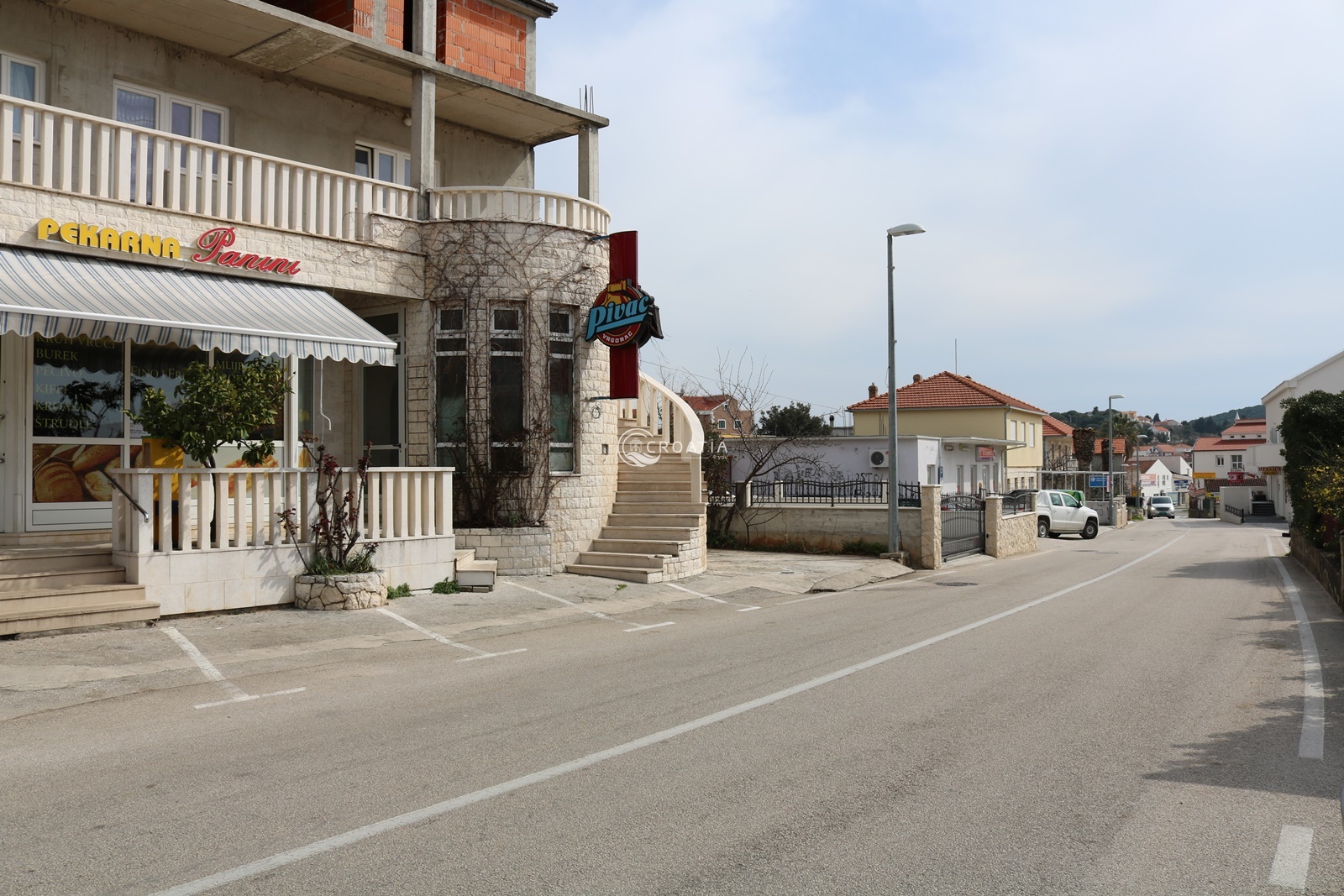 House with apartments in Rogoznica