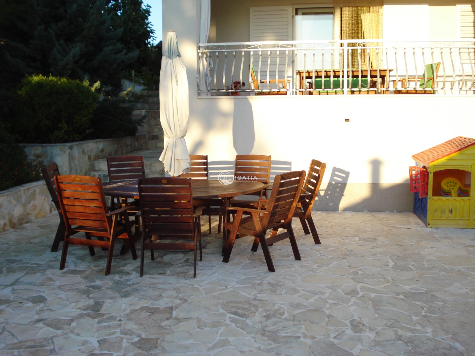 Apartment house for sale on island of Solta