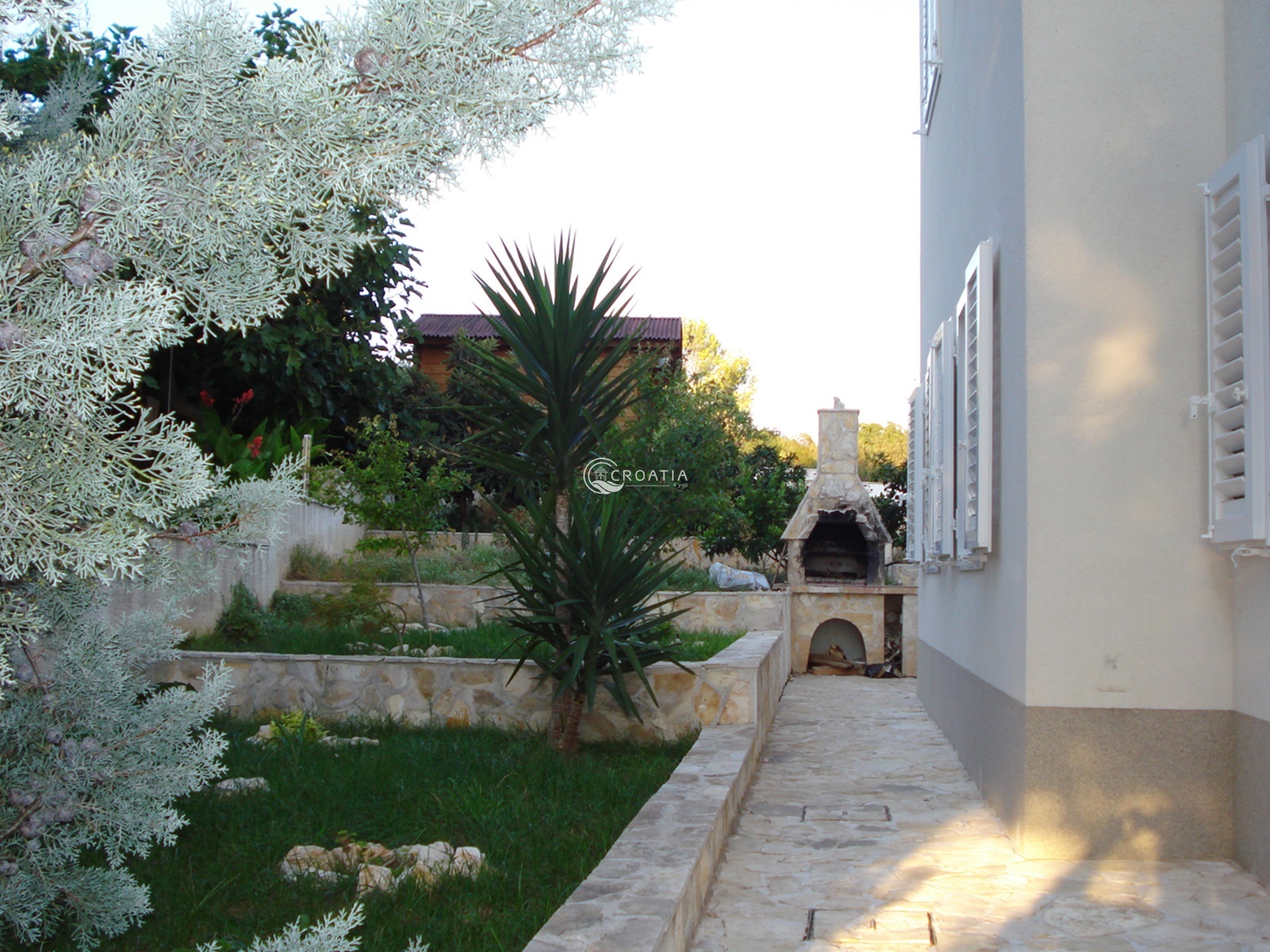 Apartment house for sale on island of Solta