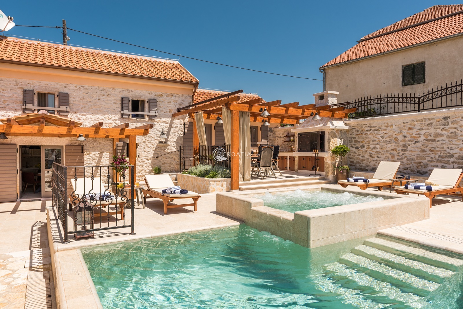 Rustic villa Josip for rent in beautiful Skradin