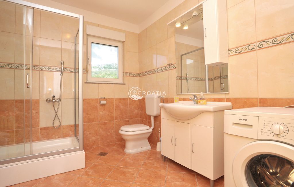 Villa with swimming pool for sale in Podstrana