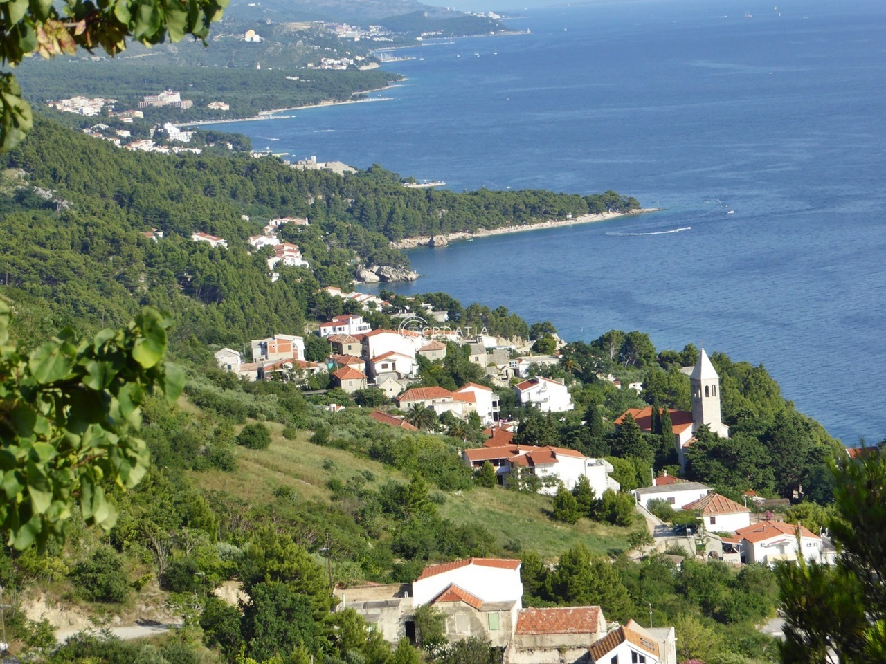 Kuća s apartmanima za prodaju