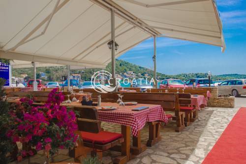 Hotel for sale in Tisno near Sibenik