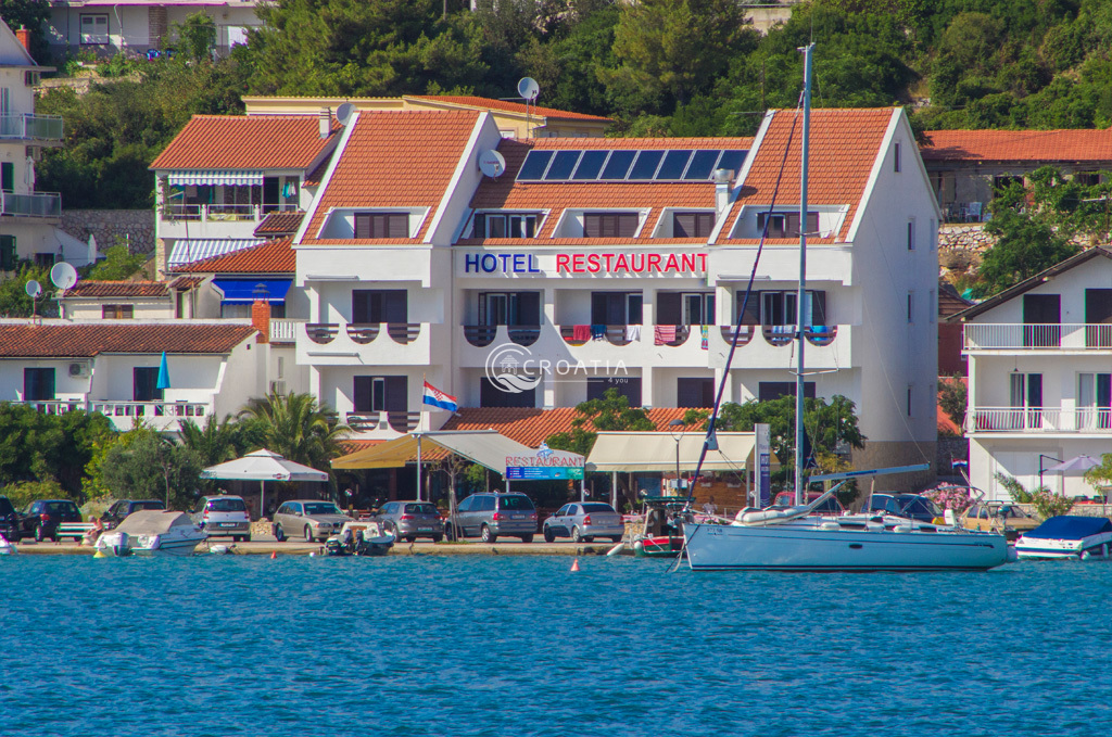 Hotel za prodaju u Tisnom blizu Šibenika