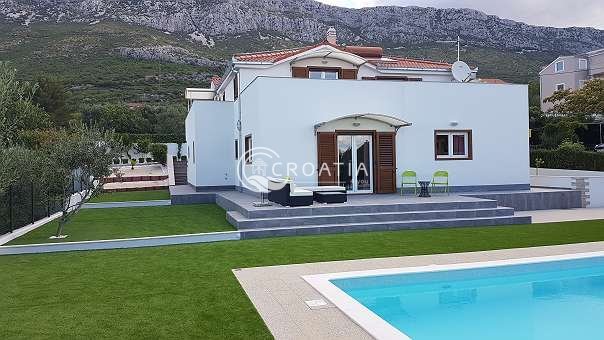 New villa in Kastela near Split for sale