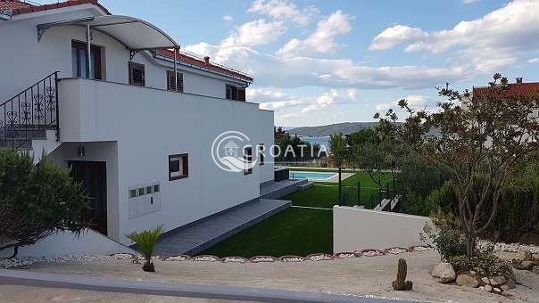 New villa in Kastela near Split for sale