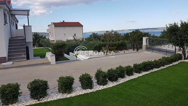 New villa in Kastela near Split for sale