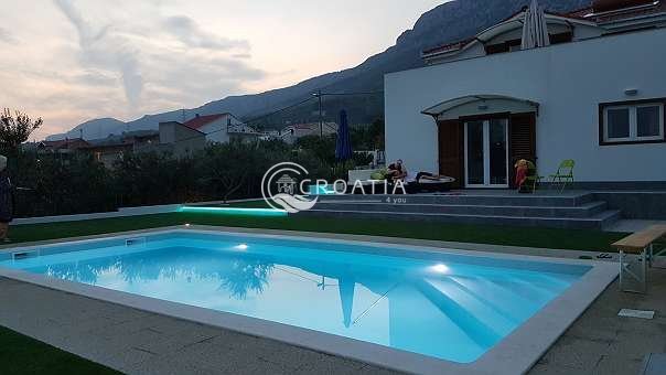 New villa in Kastela near Split for sale