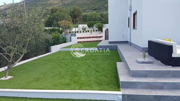 New villa in Kastela near Split for sale