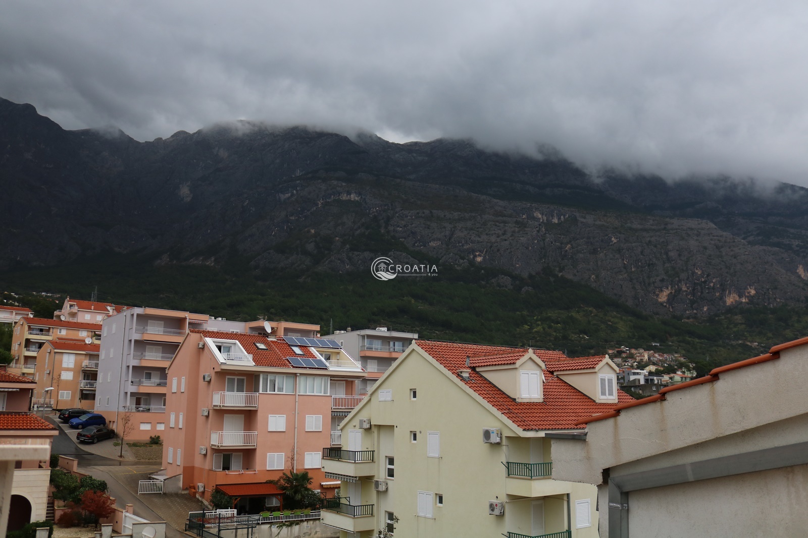 House with apartments in Makarska