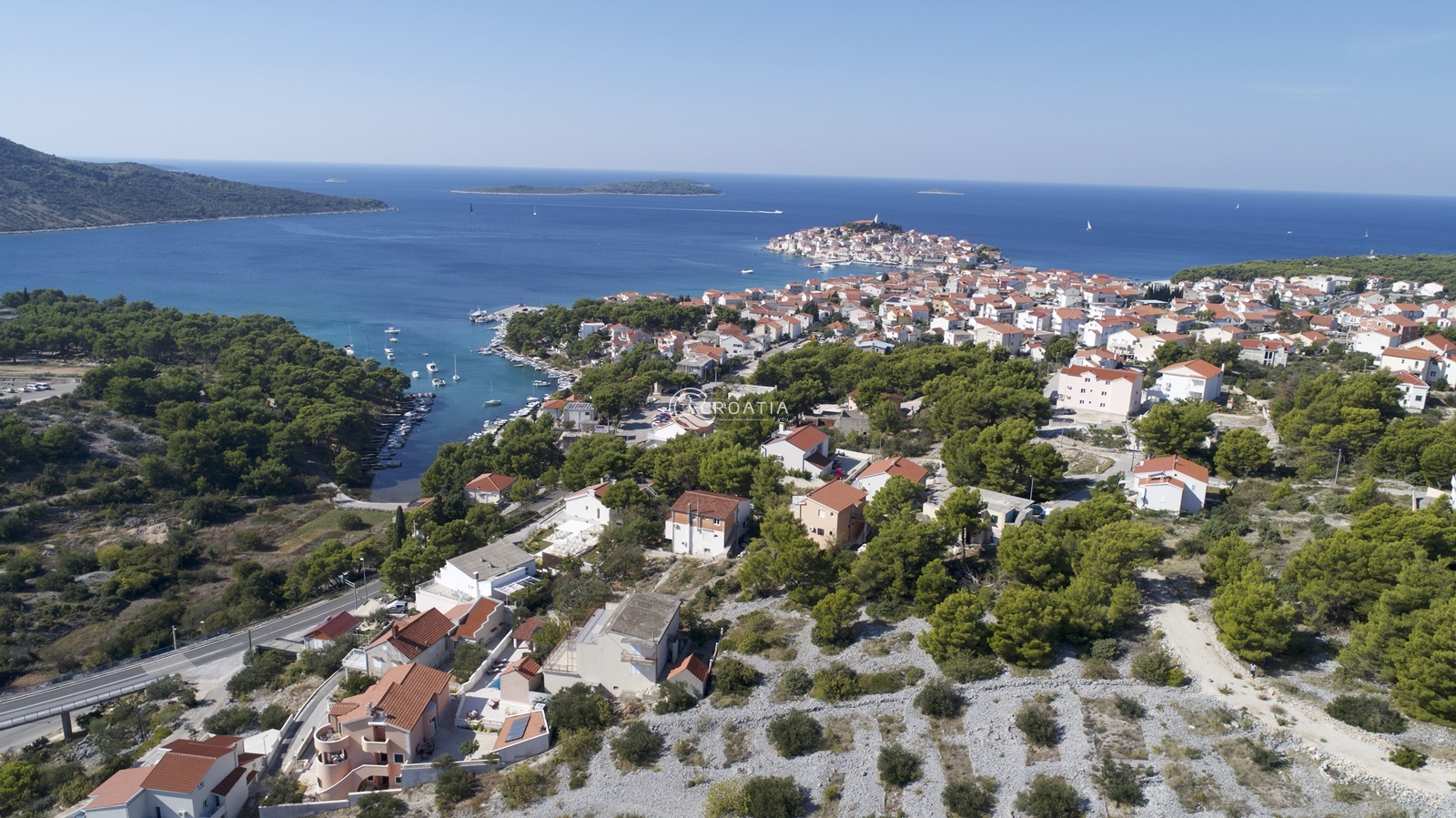 Građevinsko zemljište u Primoštenu na prodaju