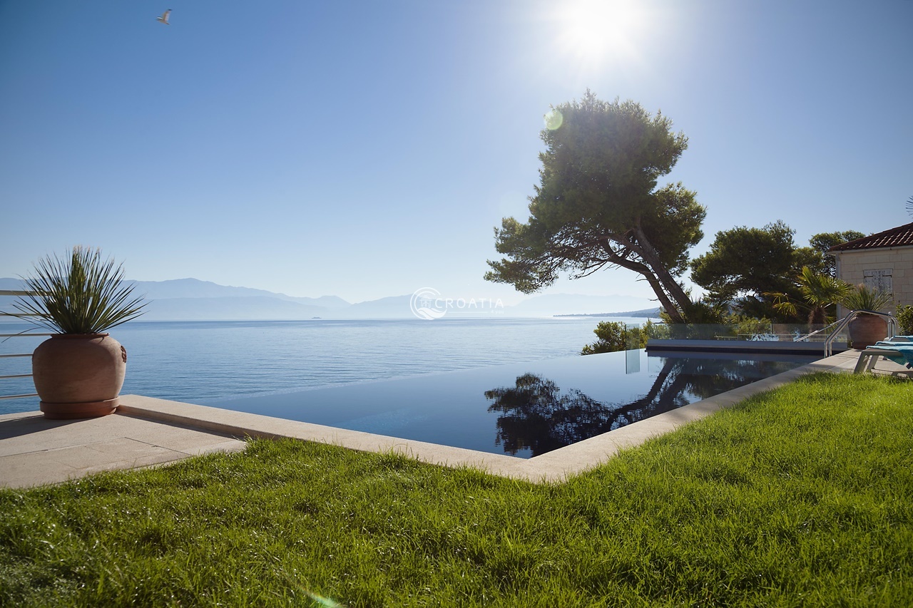 Luxury first line Villa on island Brač