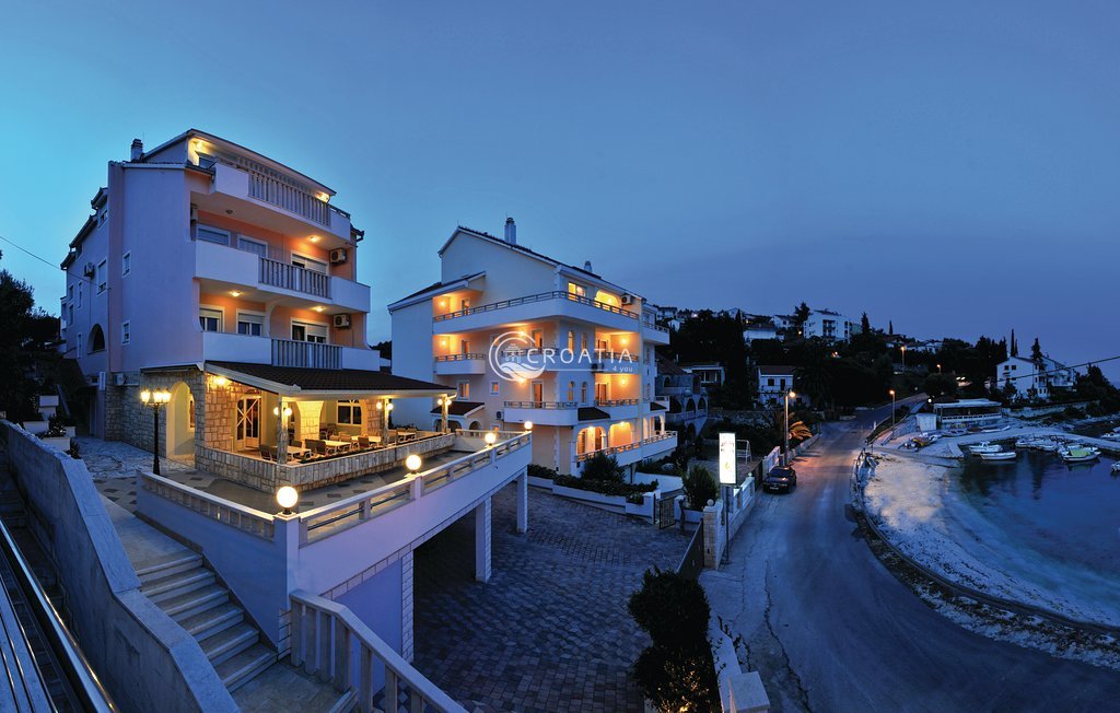 Mini hotel on island Čiovo- 1st line to the sea