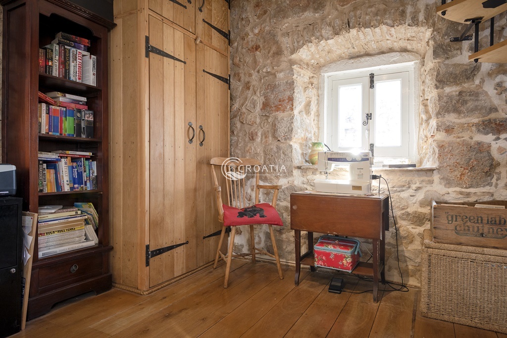 Completely renovated old stone holiday homes on the island of Hvar