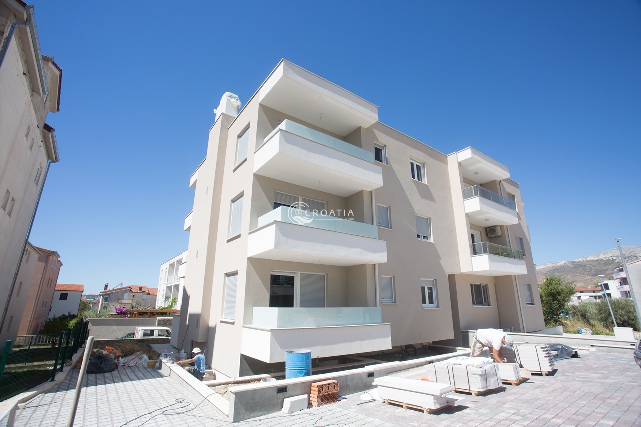 Apartment building for sale near Split