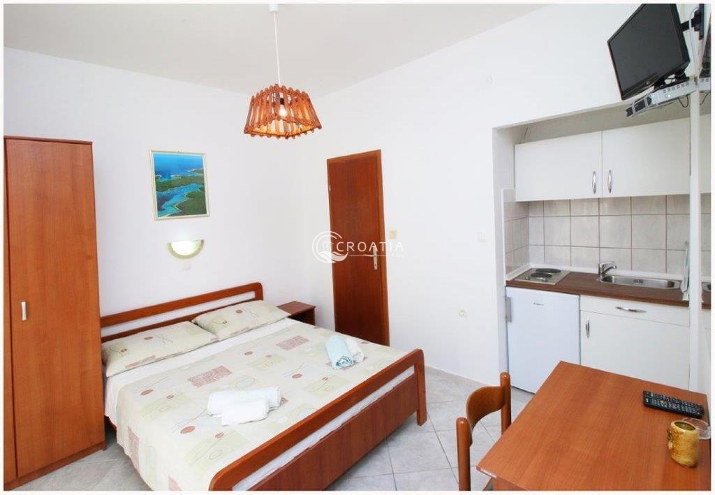 Kuća sa apartmanima u Primoštenu