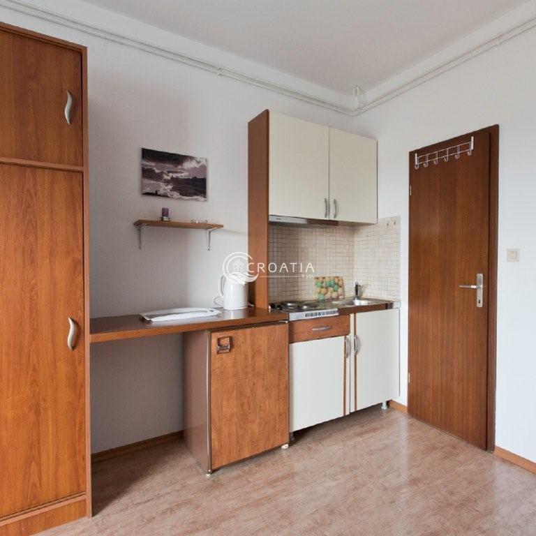 Kuća sa apartmanima u Primoštenu