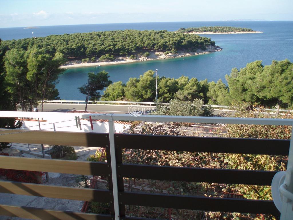 House with apartments in Primošten