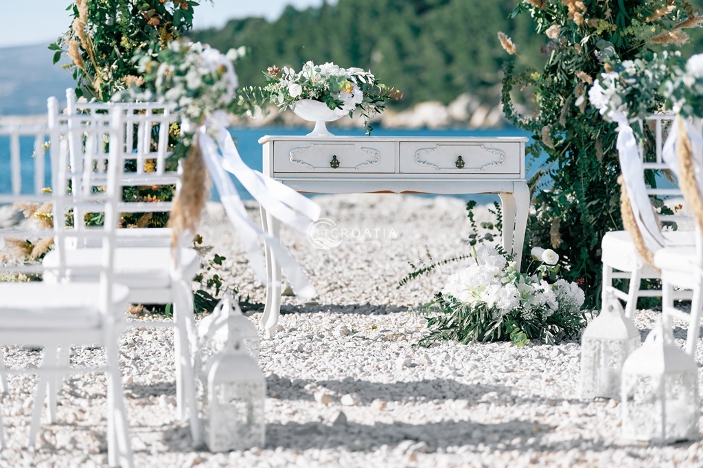 Beach wedding in Croatia