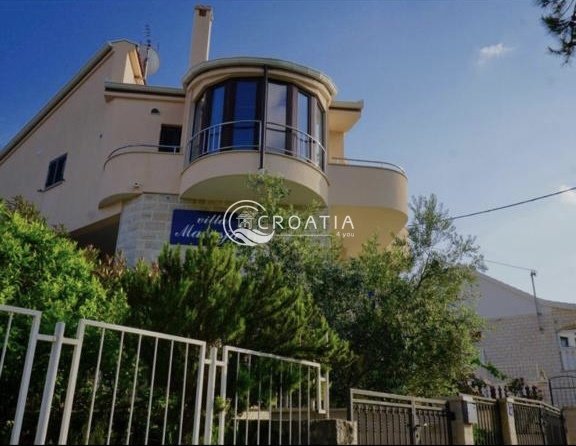 APARTMENT HOUSE SEGET VRANJICA